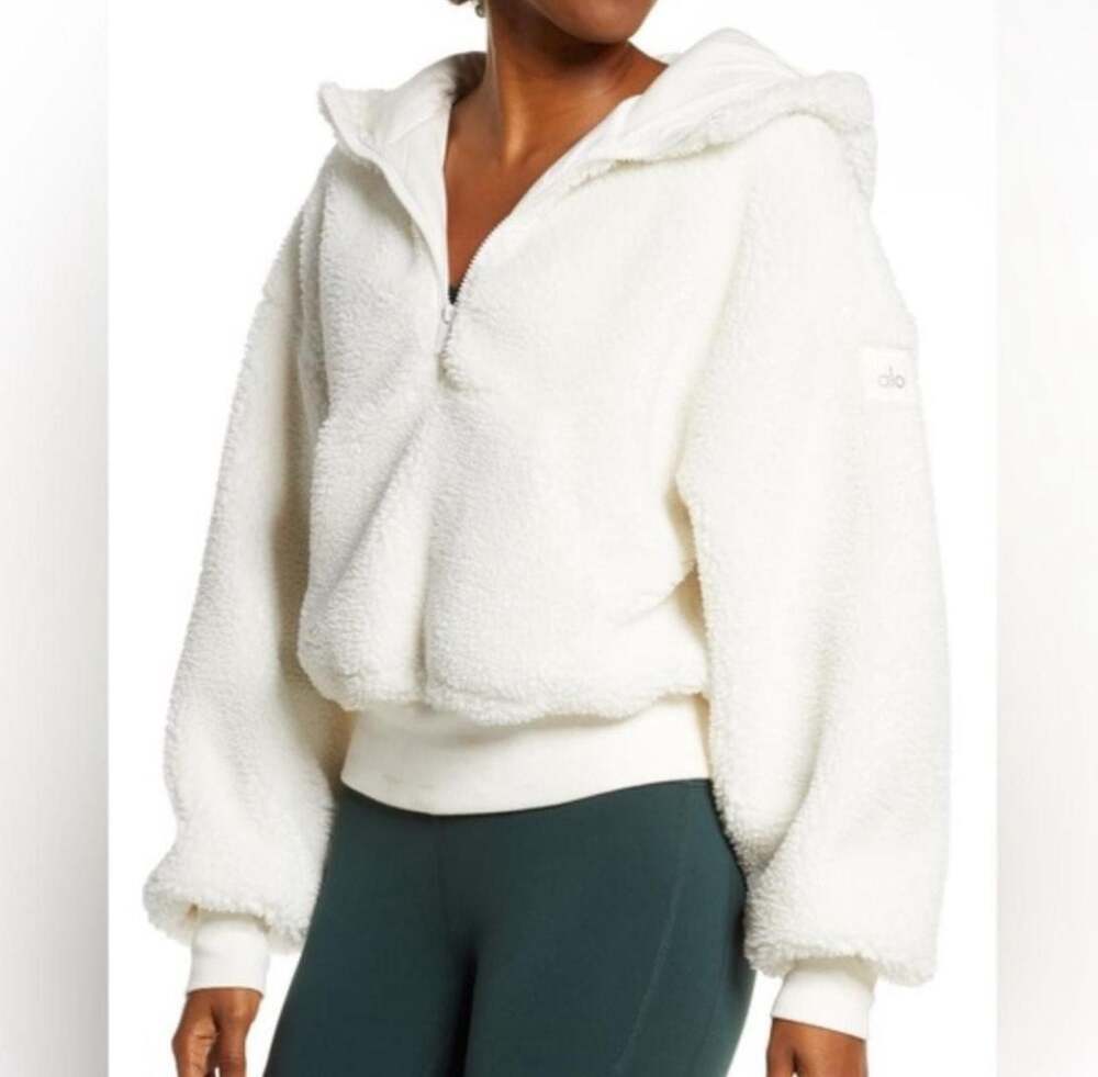 Alo Yoga Foxy Sherpa Hooded Jacket in Ivory